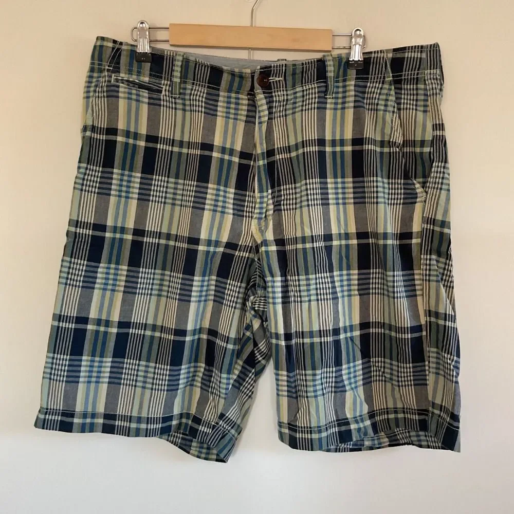 J. Crew Relaxed Fit Cotton Shorts Mens Sz 36 Multicolor Plaid 10.5 Inseam Preppy